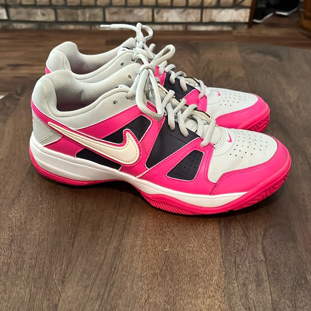 2013 EUC Nike City Court Women’s 8.5
